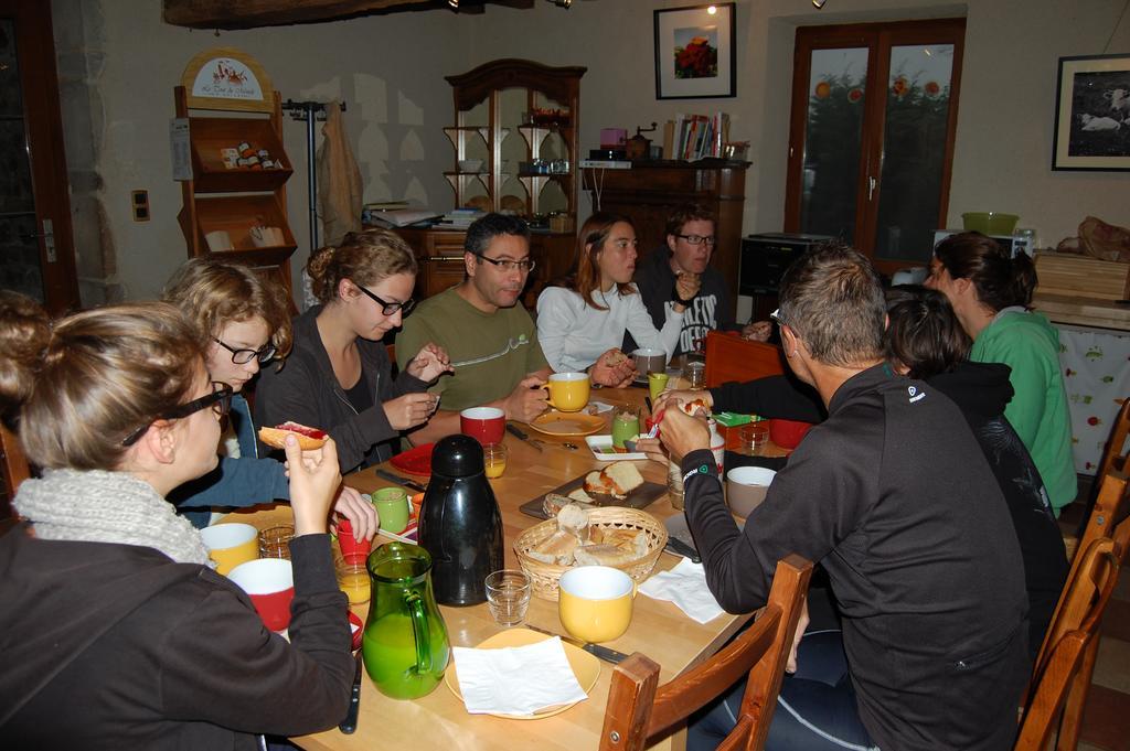 Ferme de la Corbette Bed and Breakfast Cluny Esterno foto