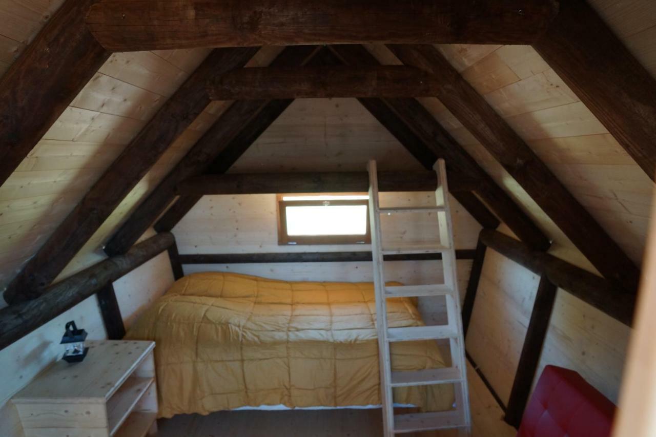 Ferme de la Corbette Bed and Breakfast Cluny Esterno foto